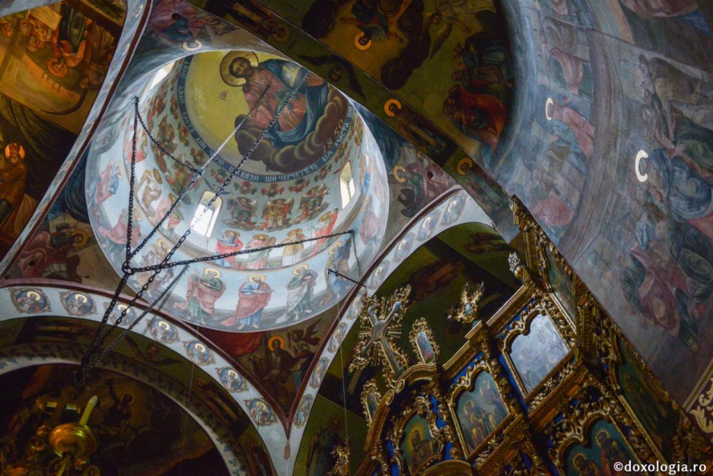 „Fiecare atingere a lui Dumnezeu de inima noastră înseamnă în același timp curățire, luminare și îndumnezeire” / Foto: Oana Nechifor