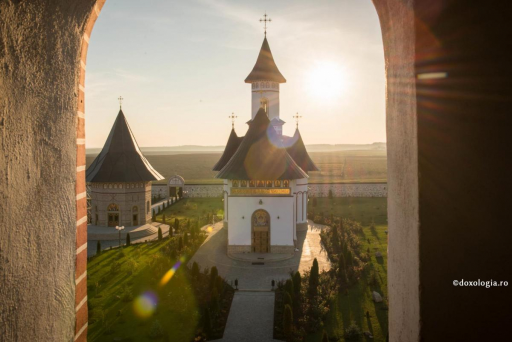 Dumnezeu nu iartă „cu țârâita”, ci te iartă pe deplin! / Foto: Oana Nechifor