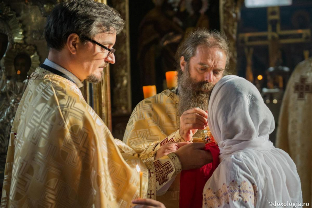 Sfânta Împărtășanie ‒ „hrana” care ne unește cu Hristos / Foto: Pr. Silviu Cluci
