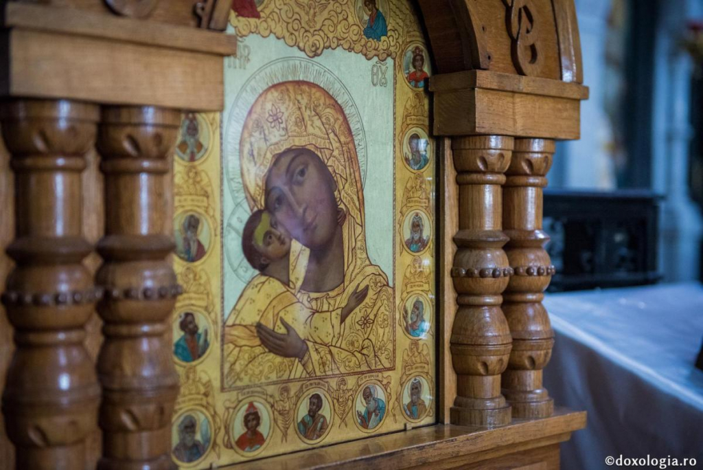 Când ne simțim lepădați, să ne aducem aminte că Maica Domnului nu ne-a părăsit / Foto: Oana Nechifor