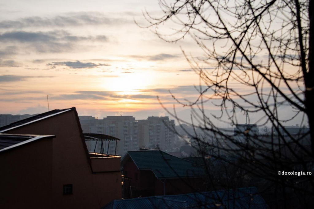 Gândul la Dumnezeu ne mângâie și ne liniștește / Foto: Oana Nechifor