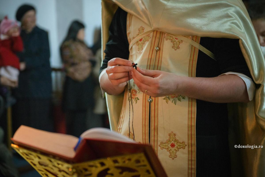 Dumnezeu rânduiește pentru fiecare om o cruce potrivită cu puterea lui / Foto: Oana Nechifor
