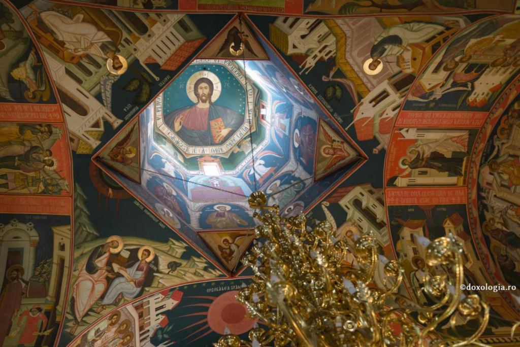 Numai în Biserică Îl putem cunoaște cu adevărat pe Dumnezeu / Foto: Bogdan Bulgariu