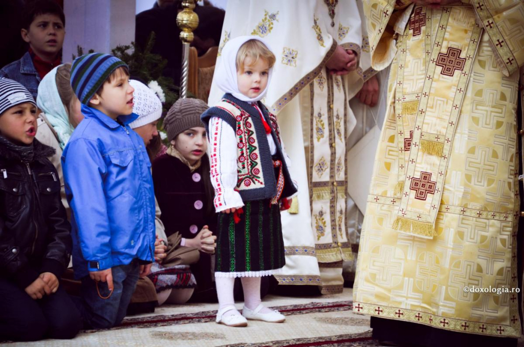 Rugăciunea este vremea bucuriei / Foto: Bogdan Zamfirescu