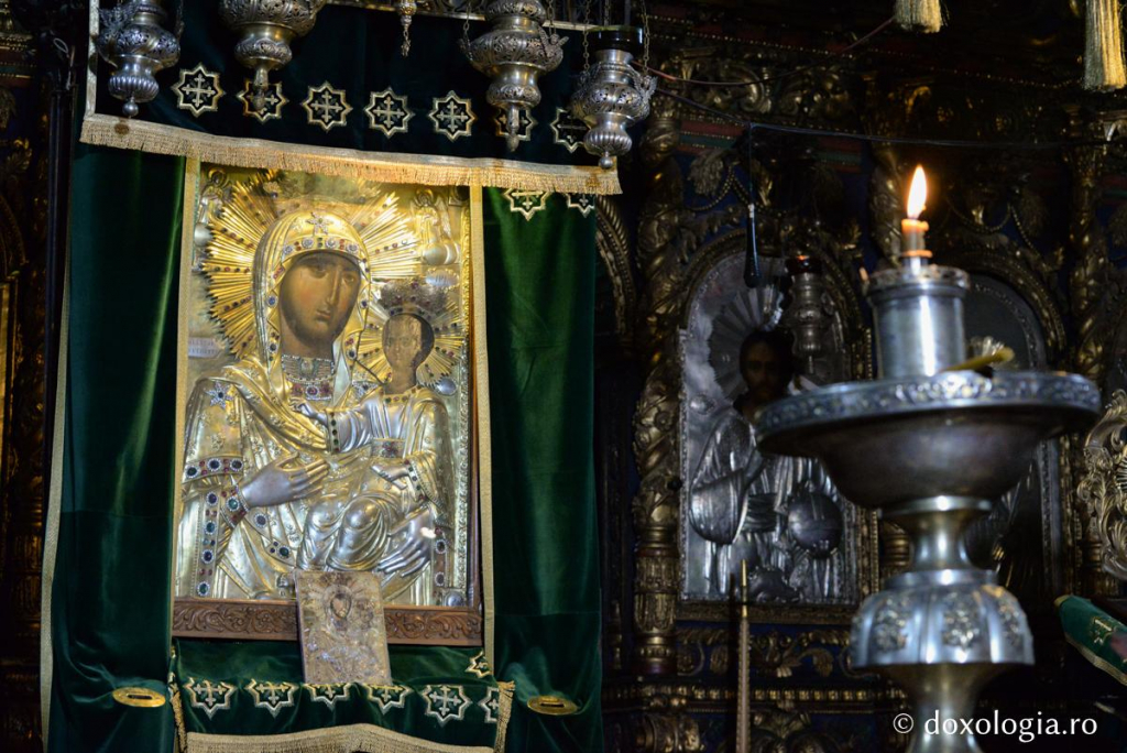 Trebuie să fim cinstitori ai Maicii Domnului / Foto: Ștefan Cojocariu