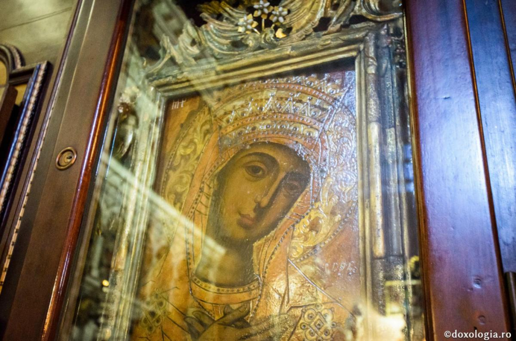 Maica Domnului ne cheamă aproape de Hristos / Foto: Bogdan Zamfirescu