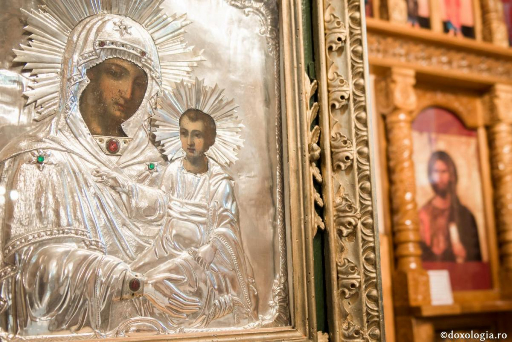 Ce înseamnă faptul că Maica Domnului este de trei ori Fecioară? / Foto: Oana Nechifor
