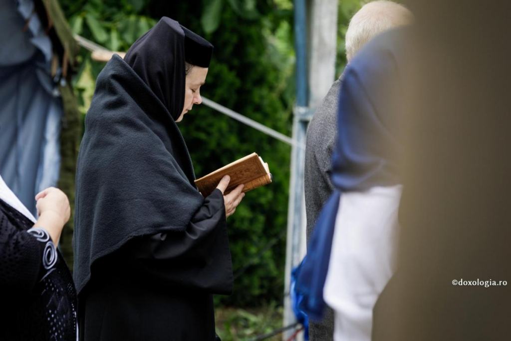 Cine crede în Dumnezeu, Îl are pe Dumnezeu lângă el / Foto: Oana Nechifor
