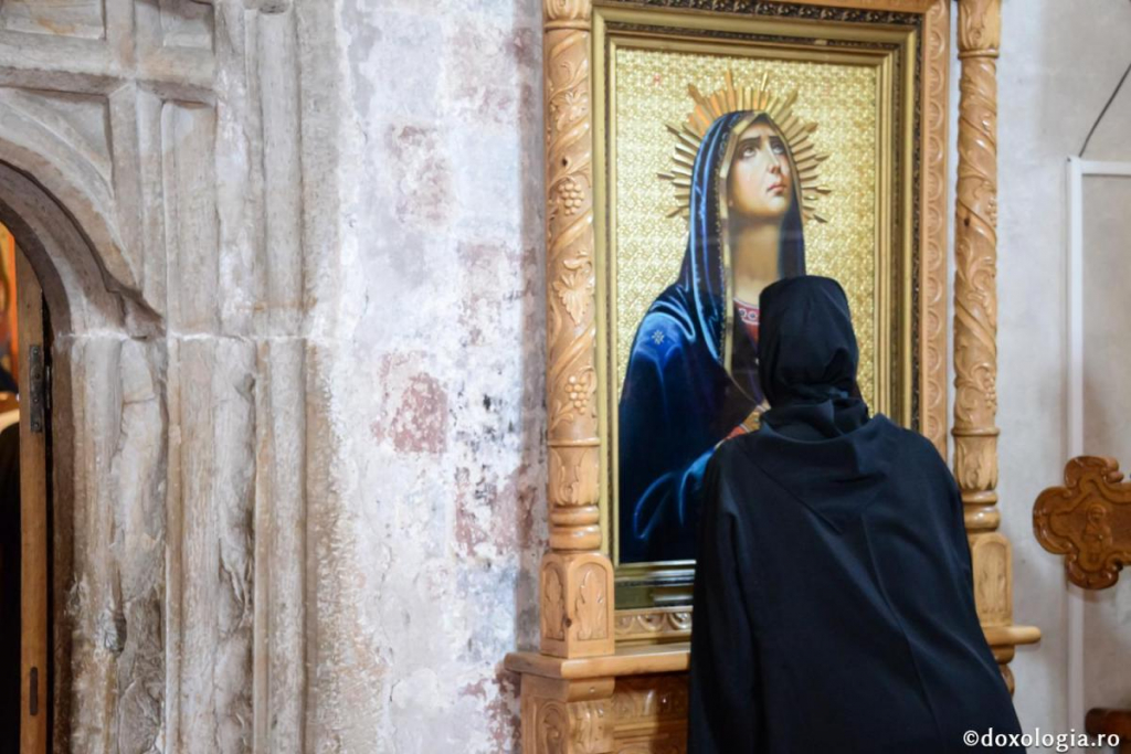 Pentru Maica Domnului, lauda oamenilor nu e mai prejos decât lauda îngerilor / Foto: Ștefan Cojocariu
