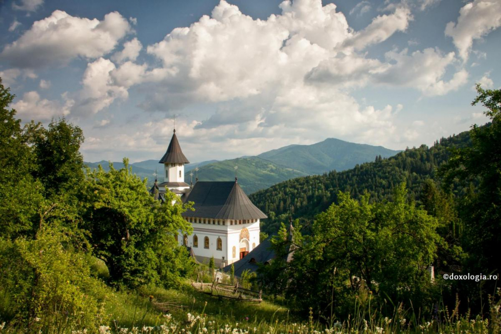 Postul este depărtarea de orice lucru rău, nu doar grija la ce mâncăm / Foto: Florentina Mardari