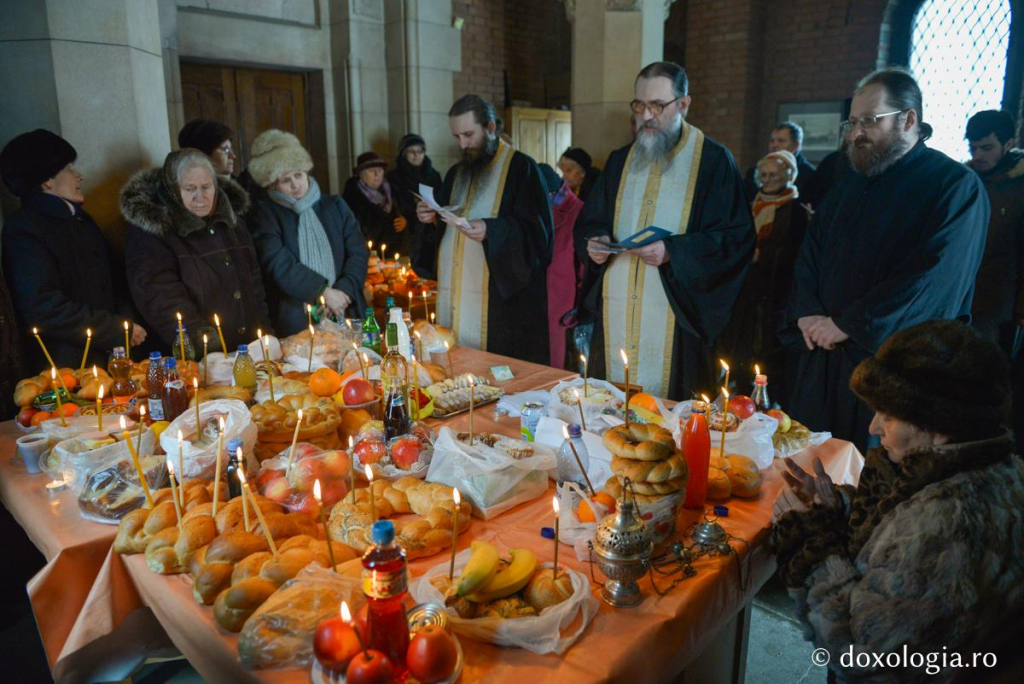 Cu ce îi putem ajuta pe cei care au adormit? / Foto: Pr. Silviu Cluci