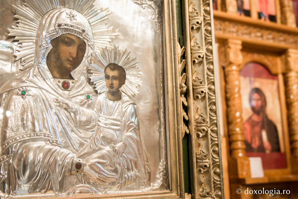 Dumnezeu este prezent și ne ascultă orice rugăciune / Foto: Oana Nechifor