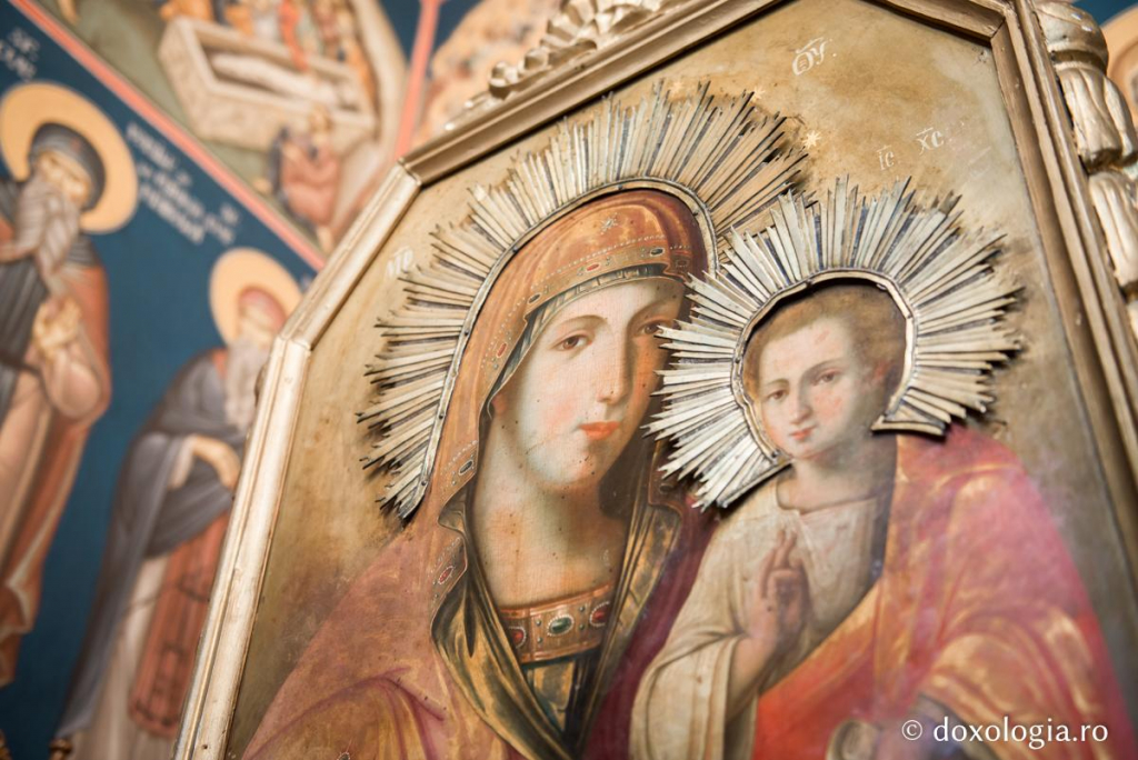 Maica Domnului este darul lui Dumnezeu pentru omenire / Foto: Oana Nechifor