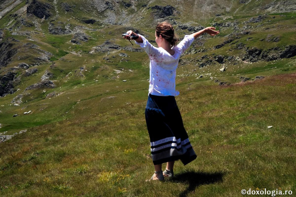 Dacă nu spunem „Slavă Ție, Dumnezeule!” în bucurii, cum vom spune în mâhniri? / Foto: Oana Nechifor