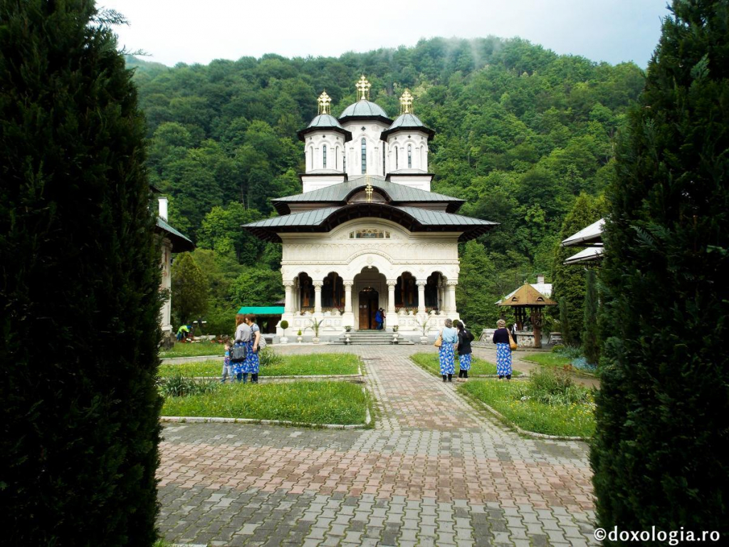 Biserica – locul întâlnirii sensibile dintre rugăciunea noastră și puterea lui Dumnezeu / Foto: Cătălin Acasandrei