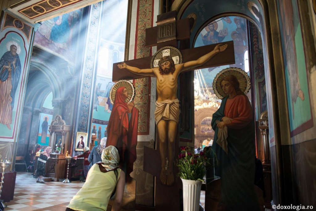 Cum să iubim pe Dumnezeu cu toată inima? / Foto: Oana Nechifor