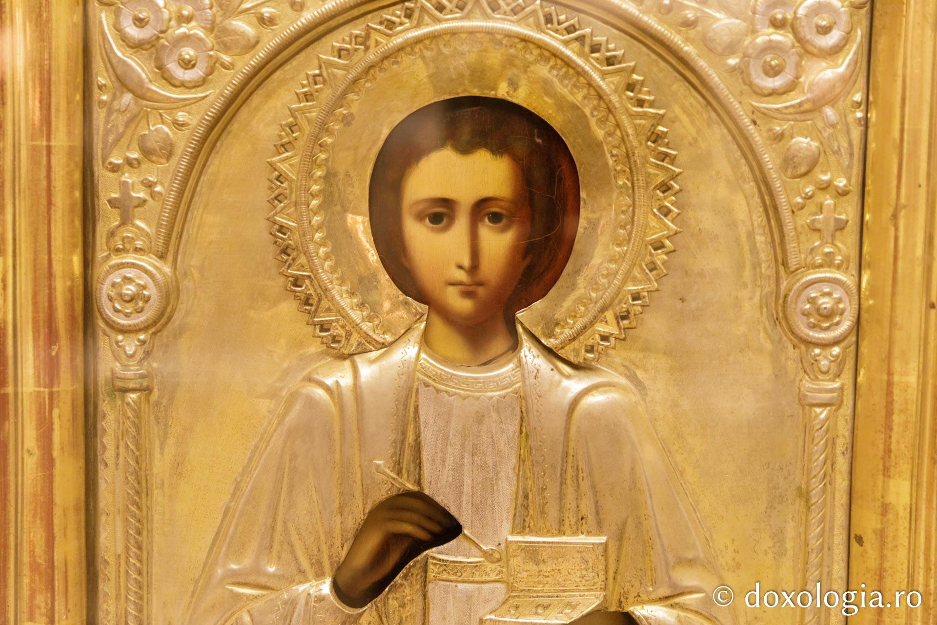 Exponatul lunii iulie: icoana Sfântului Mare Mucenic Pantelimon
