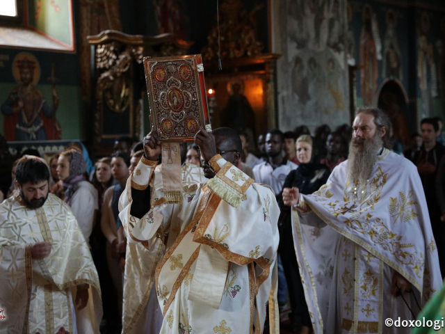 Voluntarii ITO 2017 la Sfânta Liturghie (galerie FOTO)